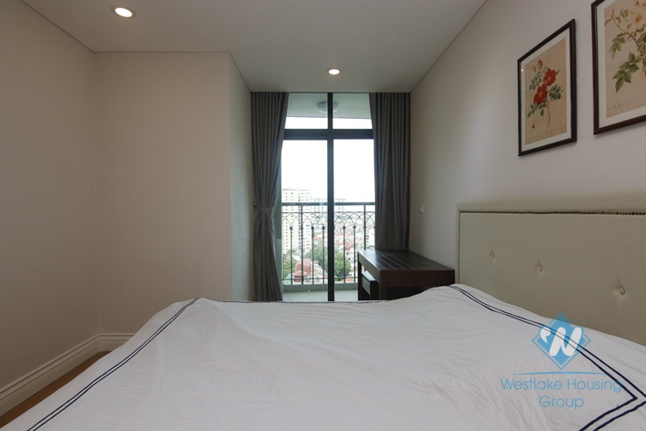 Luxury three bedrooms apartment for rent in Hoang Thanh tower, city center, Ha Noi